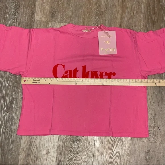Daydream Nation Cat Lover Cropped Oversized in Kiss Pink Tee Size Small - Picture 5 of 13
